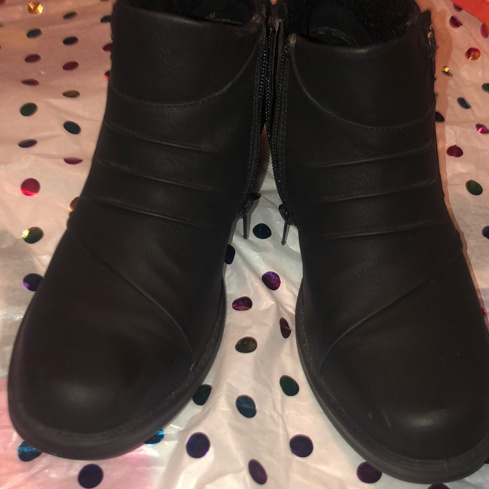 Easy street black booties